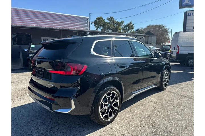 2023 BMW X1 xDrive28i image 6