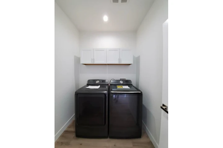 $2000 : Beautiful 2 Bedroom Apt in LA image 8