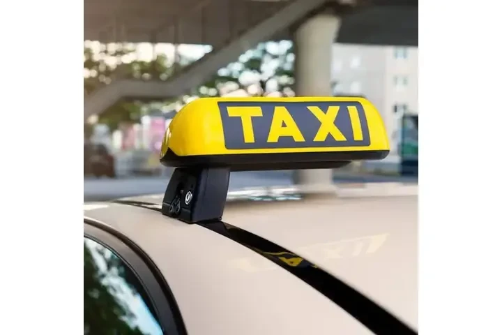 TAXI DISPONIBLE 24/7 image 3