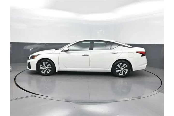 $18569 : Nissan Altima 2023 2.5 S 4dr image 2