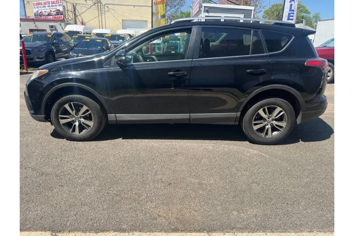 $17999 : 2018 RAV4 XLE image 4