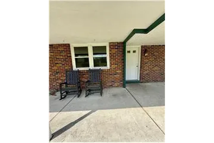 $2600 : Rental property with 3 bedro image 3