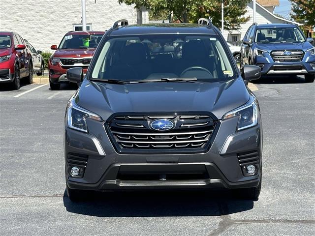 $27363 : PRE-OWNED 2024 SUBARU FORESTE image 6