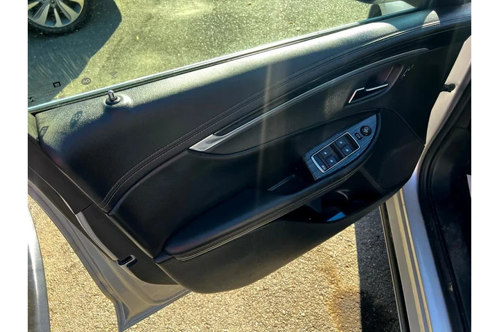 $17900 : Chevrolet Impala 2019 LT 4dr image 7