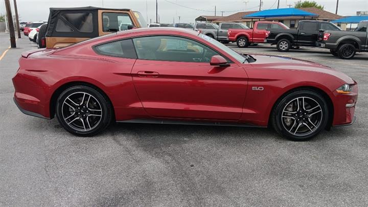 $34038 : Pre-Owned 2019 Mustang GT image 3
