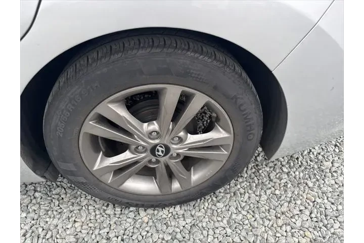 $9999 : Hyundai ELANTRA 2017 SE 4dr image 10