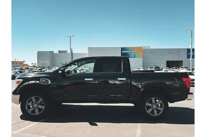 $21777 : Nissan Titan 2017 4x4 SV 4dr image 4