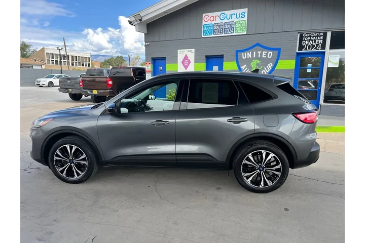 2022 Escape SE AWD image 8