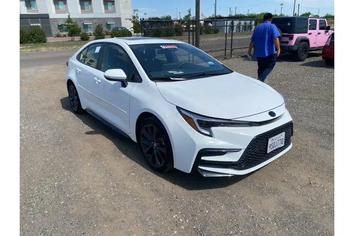 $28900 : Toyota Corolla Hybrid 2025 S image 1