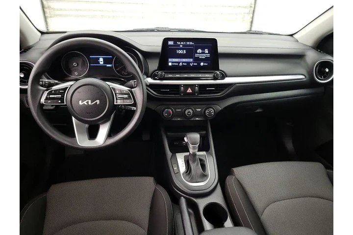 $17998 : Kia Forte 2022 LXS 4dr Sedan image 9