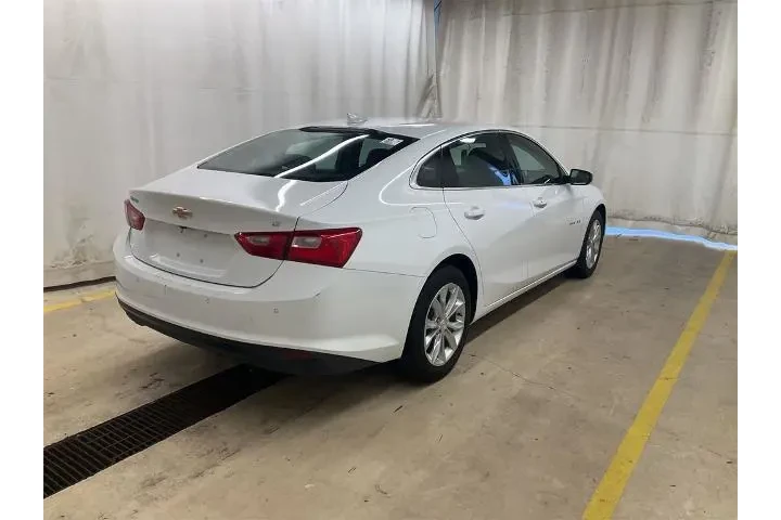$16535 : Chevrolet Malibu 2024 LT 4dr image 2