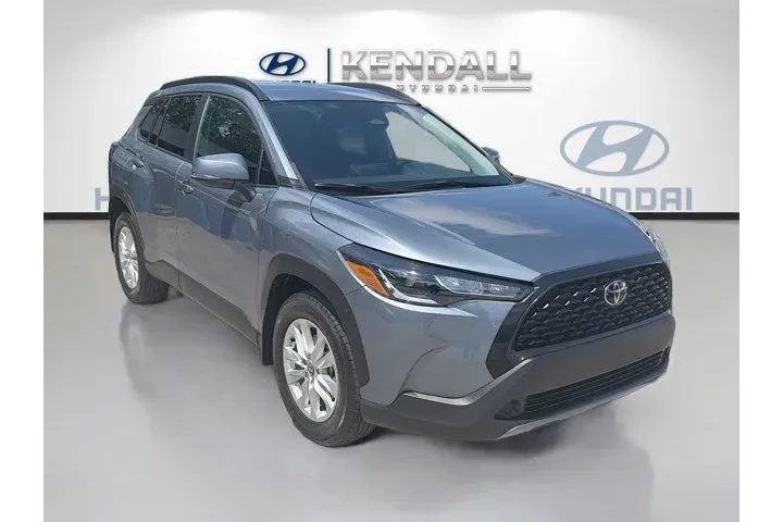$23986 : Toyota Corolla Cross 2024 LE image 1
