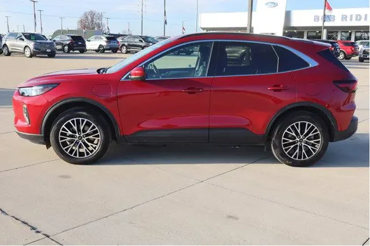 $30990 : Ford Escape Plug-In Hybrid 2 image 8