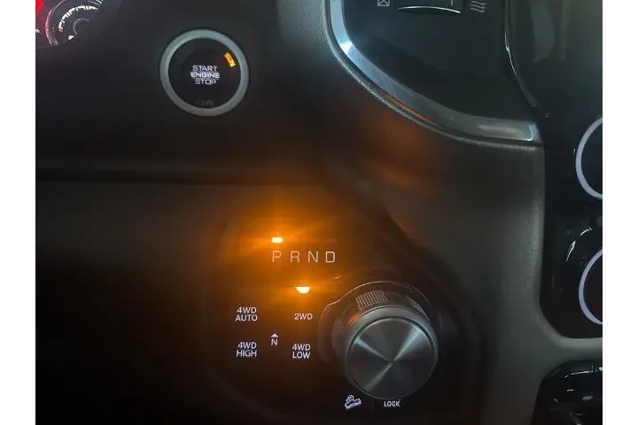 $22970 : Ram 1500 2019 4x4 Laramie 4d image 9