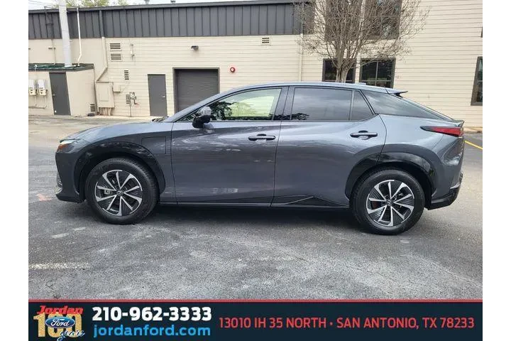 $32467 : Lexus RZ 450e 2024 AWD Premi image 2