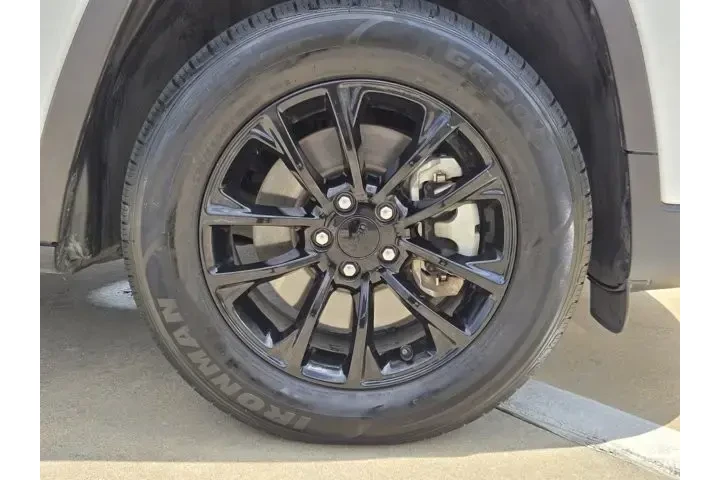 $20500 : Jeep Cherokee 2023 4x4 Altit image 10