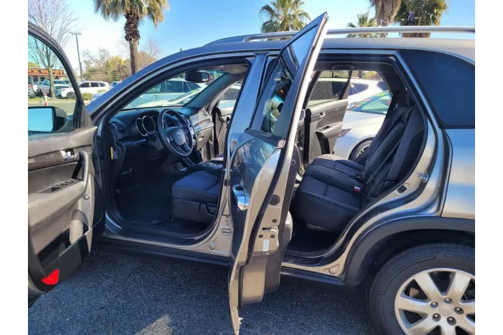 $6990 : 2011 Sorento LX image 9