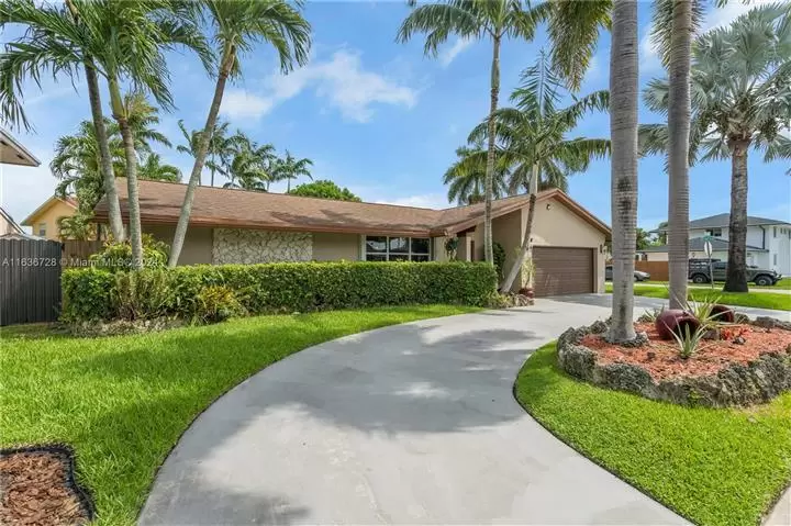 $819000 : House for Sale image 2
