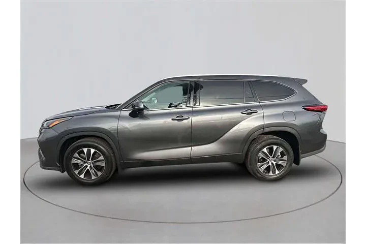 $33959 : Toyota Highlander 2022 AWD X image 3