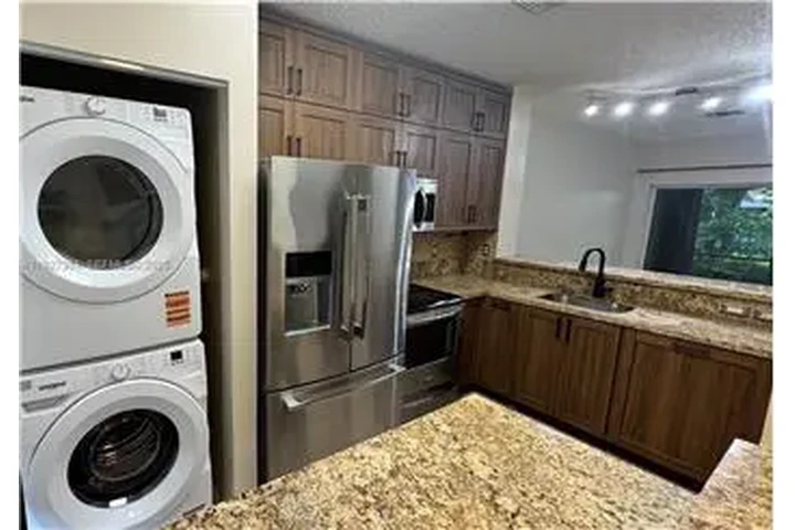 $2900 : Rental property with 2 bedro image 9