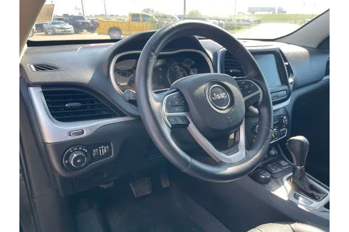 $14900 : Jeep Cherokee 2015 4x4 Trail image 8