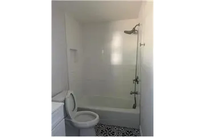 $3300 : Rental property with 7 bedro image 4