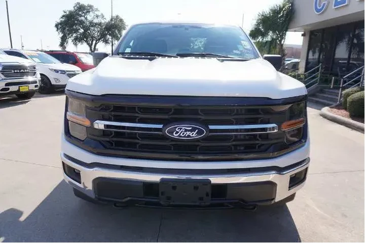 $38988 : Ford F-150 2024 4x4 XLT 4dr image 2