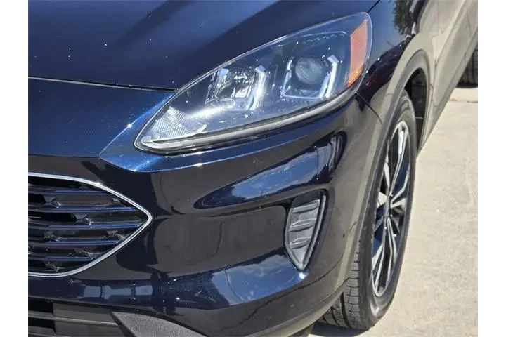 $15976 : Ford Escape 2021 SE 4dr SUV image 9