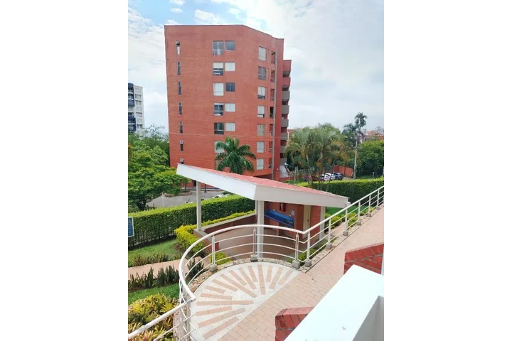 $2500000 : Rento inmueble En Cristales image 8