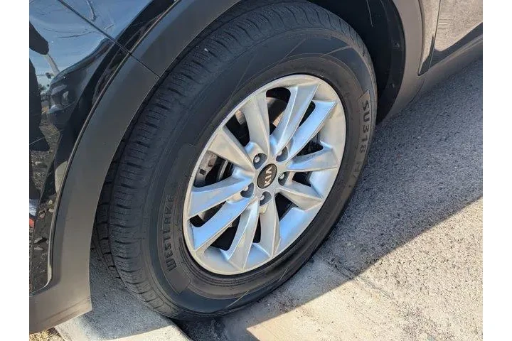 Kia Sorento 2019 L 4dr SUV image 4