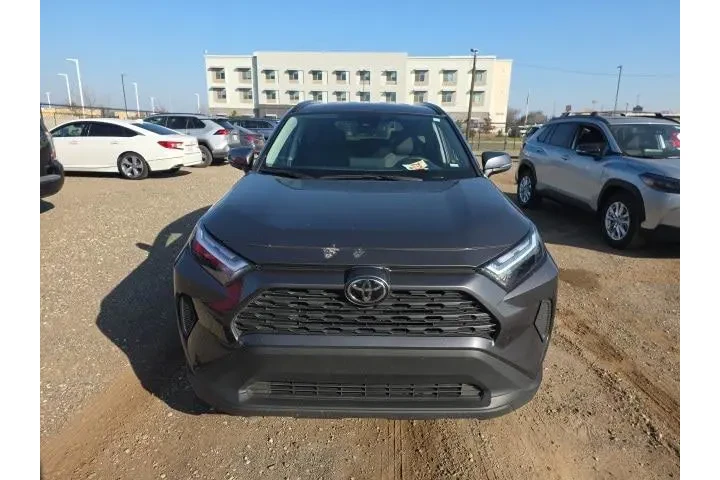 $28900 : Toyota RAV4 2025 XLE 4dr SUV image 2