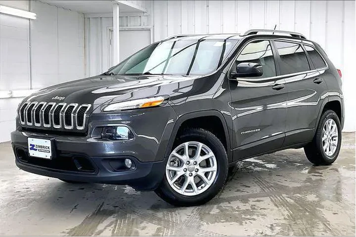 $11990 : Jeep Cherokee 2015 4x4 Latit image 2