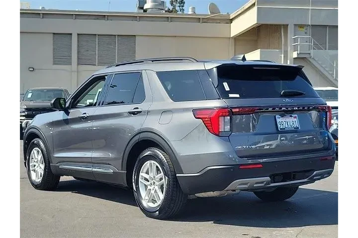 $39988 : Ford Explorer 2025 Active 4d image 2