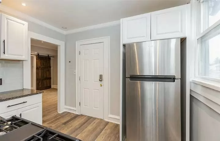 $1400 : Outstanding 2bd/1ba apartment image 3