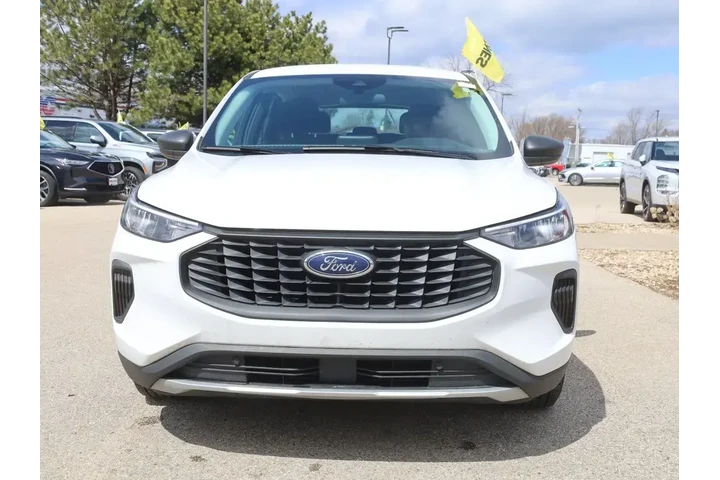 $18377 : Ford Escape 2023 Base 4dr SU image 3