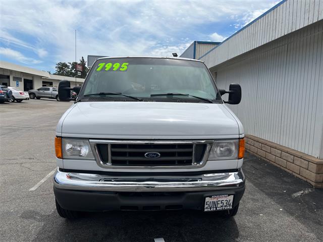 $7995 : 2006 Econoline Wagon E-350 Su image 2