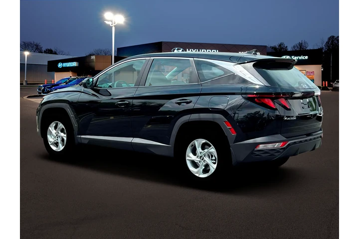 $23923 : Hyundai TUCSON 2024 AWD SE 4 image 4