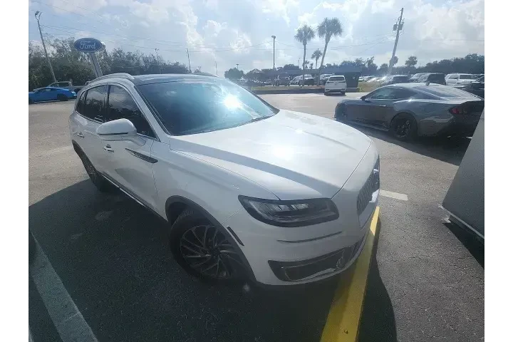 $17855 : Lincoln Nautilus 2020 AWD Re image 2