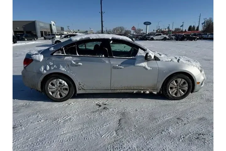 $12000 : Chevrolet Cruze Limited 2016 image 9