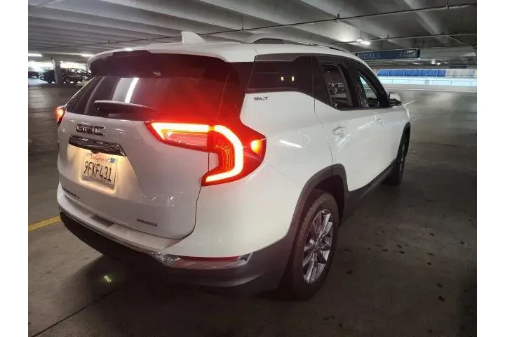 $23900 : GMC Terrain 2023 AWD SLT 4dr image 2