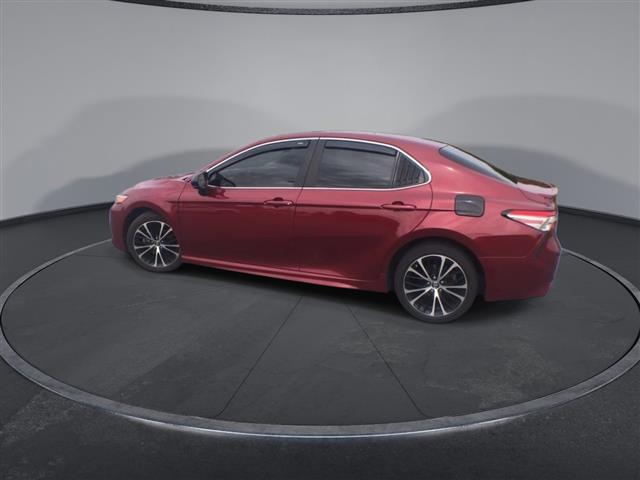 $17600 : PRE-OWNED 2018 TOYOTA CAMRY SE image 6