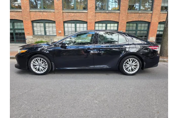 $22500 : 2019 Camry Hybrid XLE image 4
