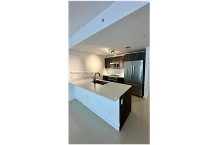 $4100 : Rental property with 1 bedro image 1