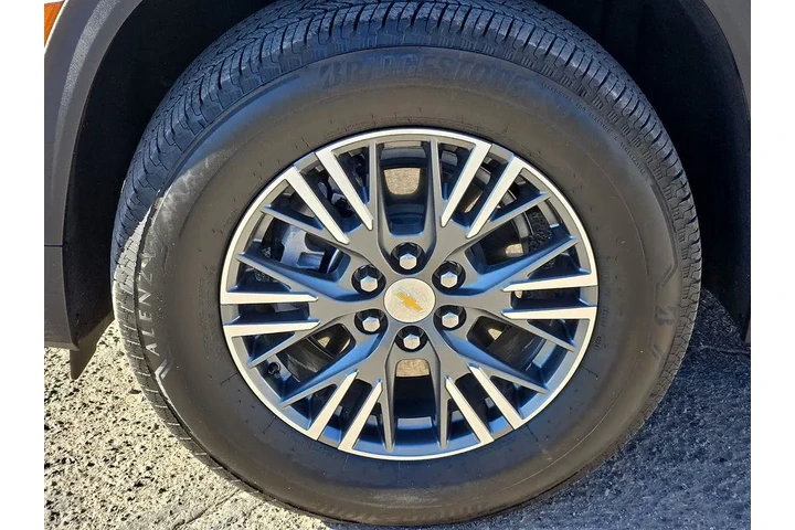 $37995 : Chevrolet Traverse 2025 LT 4 image 9