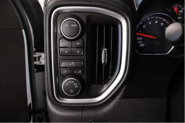 $34485 : Chevrolet Silverado 1500 202 image 8