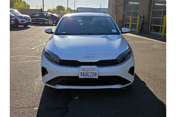 $18998 : Kia Forte 2022 LXS 4dr Sedan image 2