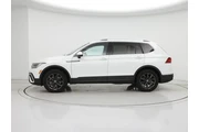 $20998 : Volkswagen Tiguan 2022 SE 4d thumbnail