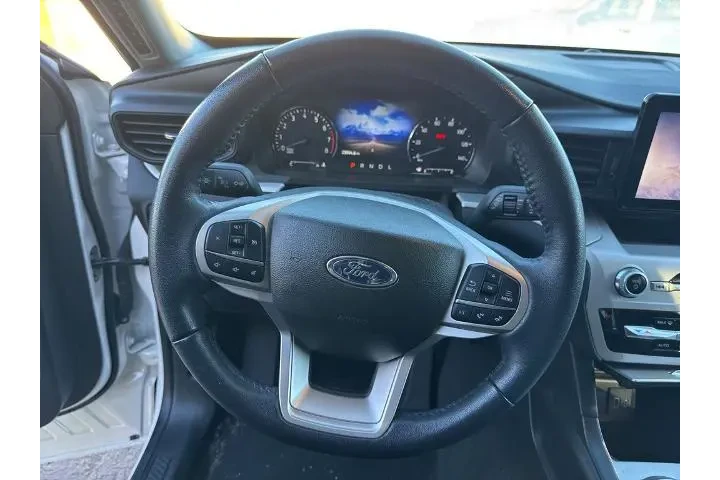 $27212 : Ford Explorer 2023 XLT 4dr S image 8