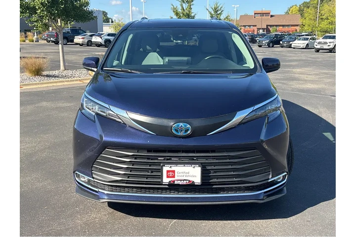 $40994 : Gold Certified2024 Sienna XLE image 9