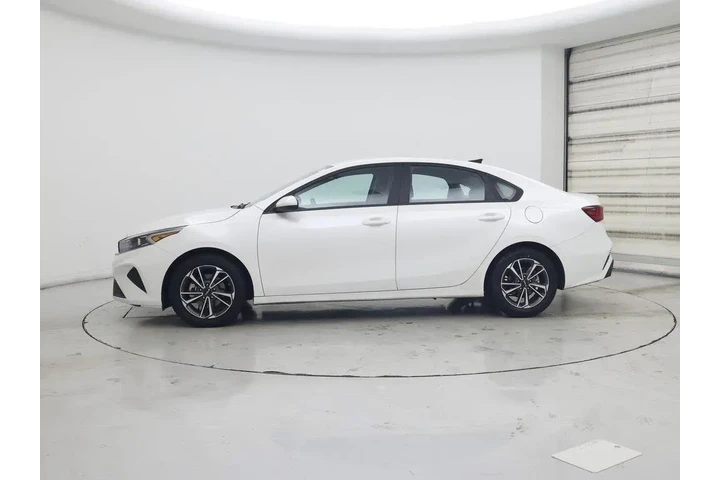 $16998 : Kia Forte 2023 LXS 4dr Sedan image 3